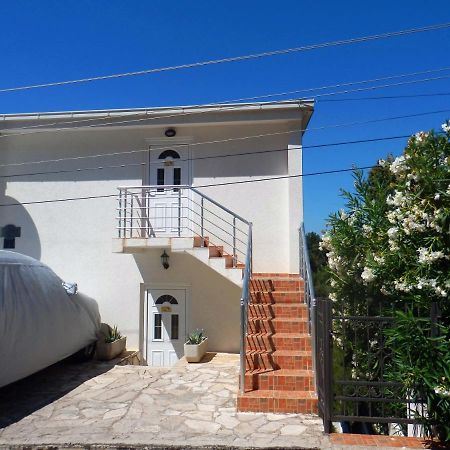 Apartments Vladilena Utjeha Exterior photo