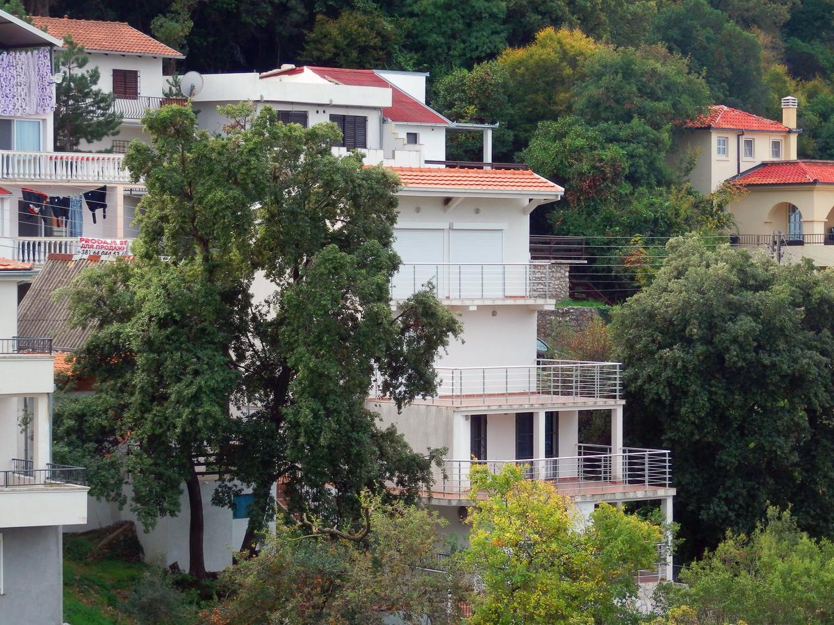 Apartments Vladilena Utjeha Exterior photo